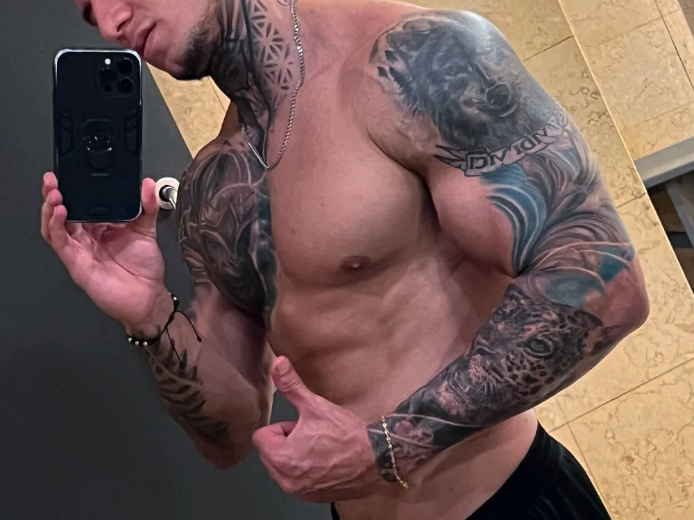 Shane_Clay Adlı Modelin Çevrimdışı XXX Sohbeti