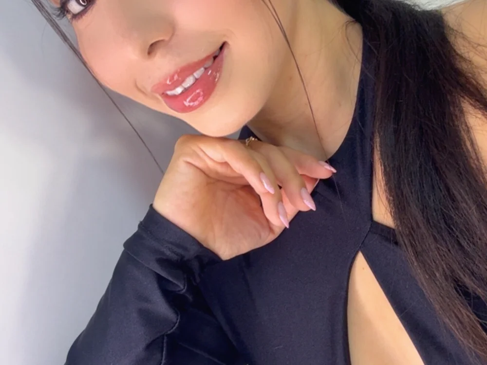 Ashley-Whitee's Offline XXX Chat