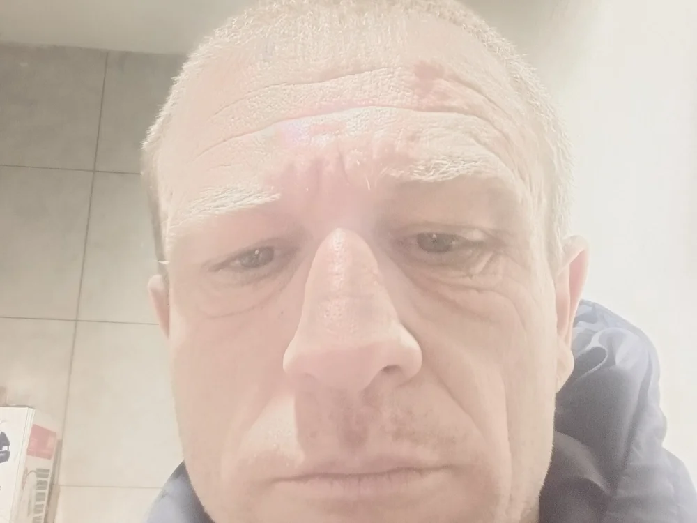 Bezwstydu86 offline XXX-chat