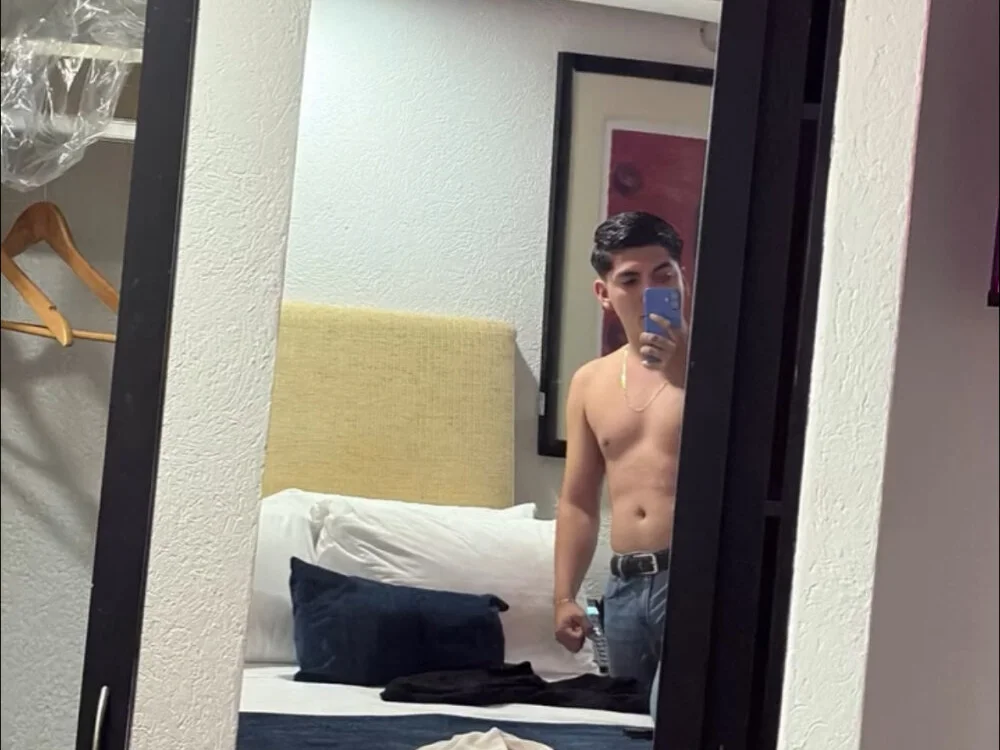 Lacrox03 Offline XXX Chat