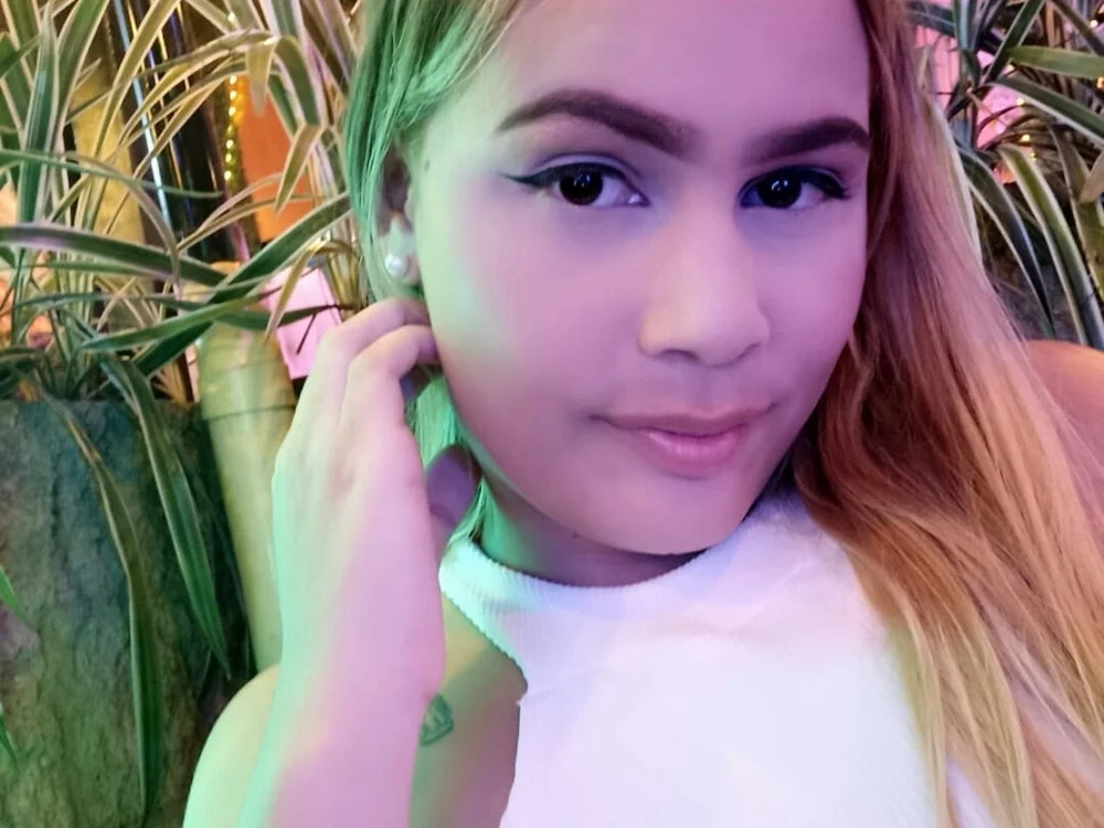 MisSophia's Offline Chat Room