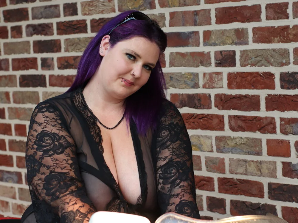 JoyceKyra91 Offline XXX-Chat