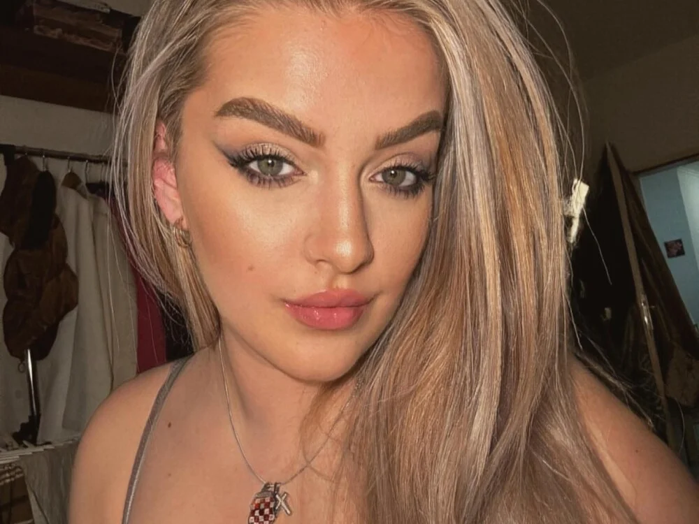 Marko1208r Adlı Modelin Çevrimdışı XXX Sohbeti