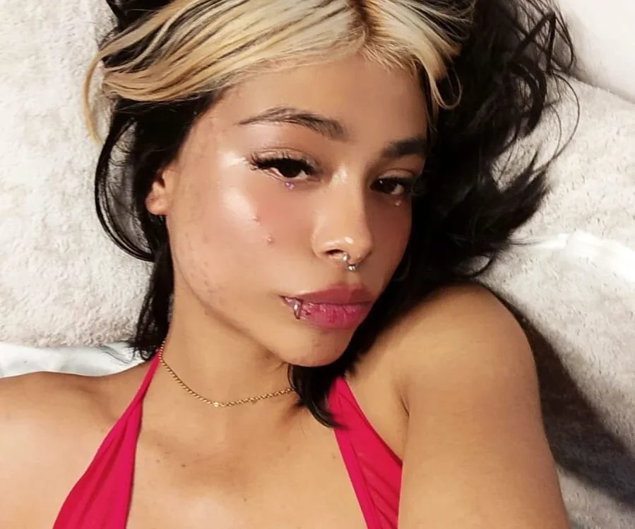 Chatroom XXX hors ligne de Valery_adams_