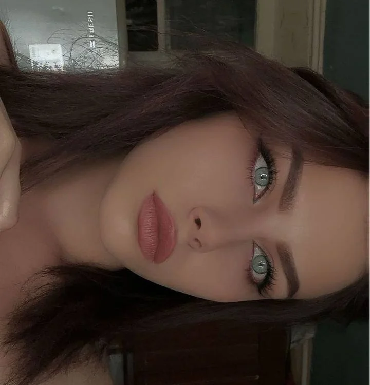 elisabeth322's Offline XXX Chat