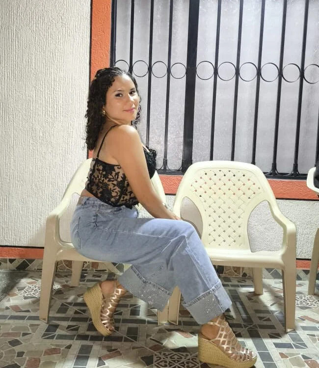 Amara-Velvet cam model