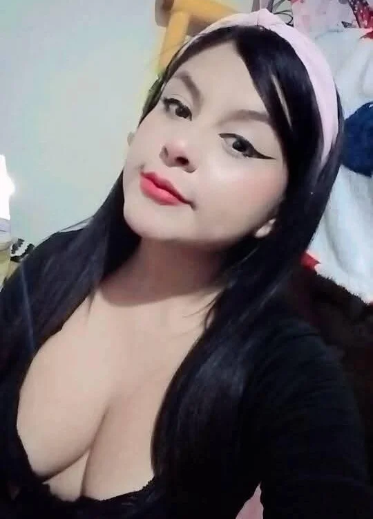 Mia_Diamond11 offline chatrum