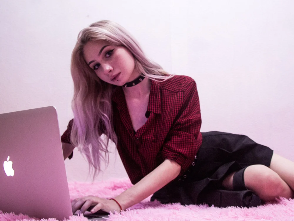 CrystallRage's Offline Chat Room