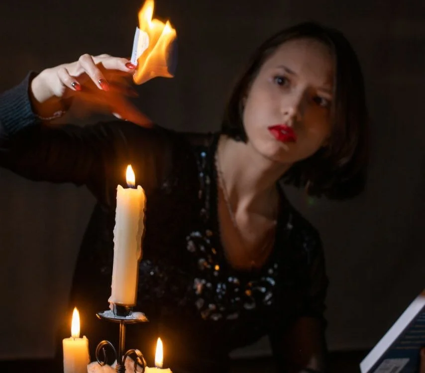 SilviaCollins' Offline Chat Room