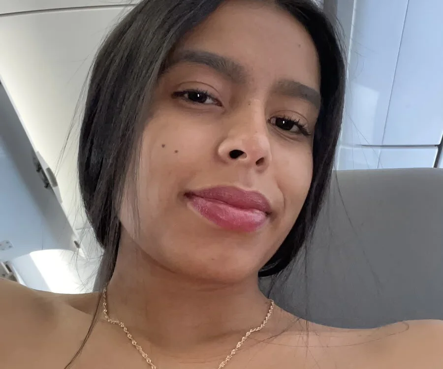 Charlotte_606's Offline XXX Chat
