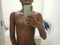 Модель babyboy_tee