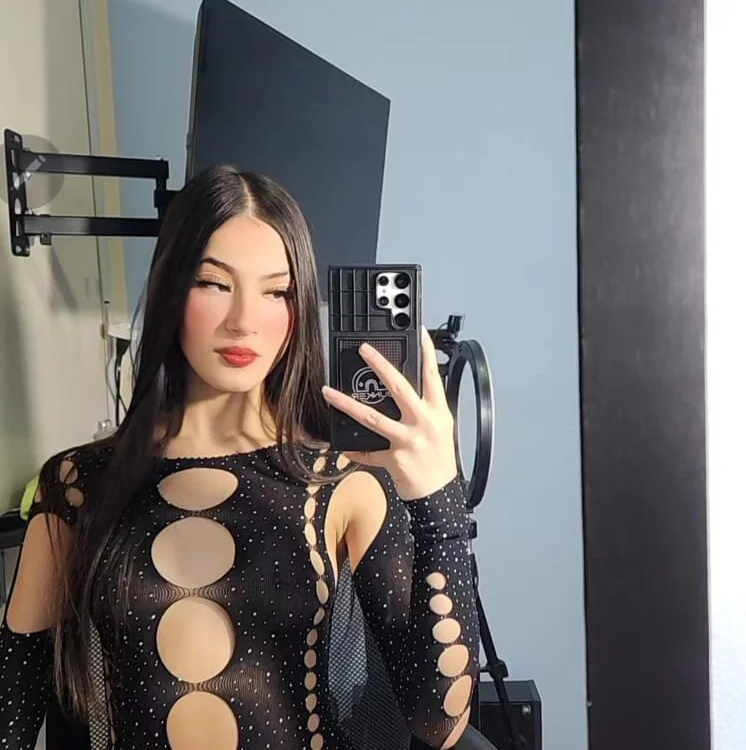 celeste_moretti2's Offline Chat Room