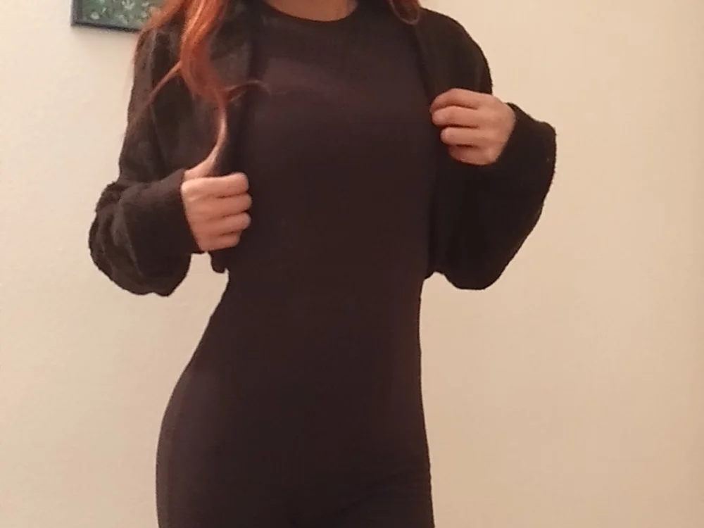 leyla131313's Offline Chat Room