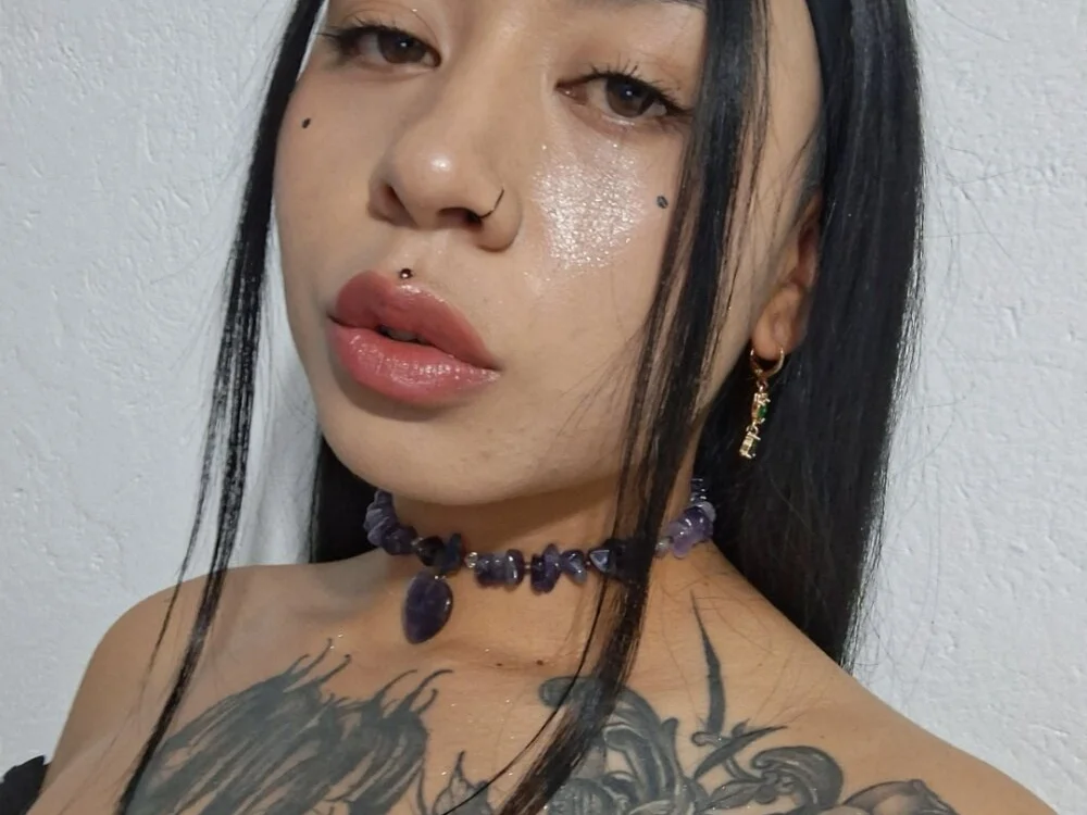 Zafiro_glow offline XXX-chat