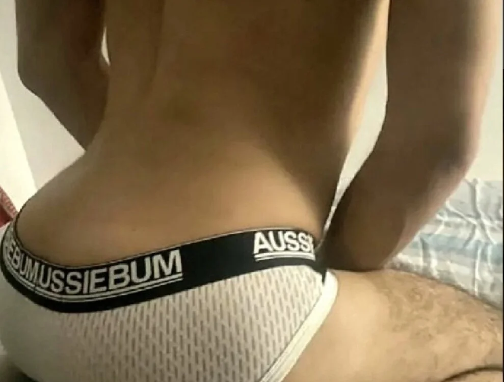 SkinnySlut_Br offline chatrum