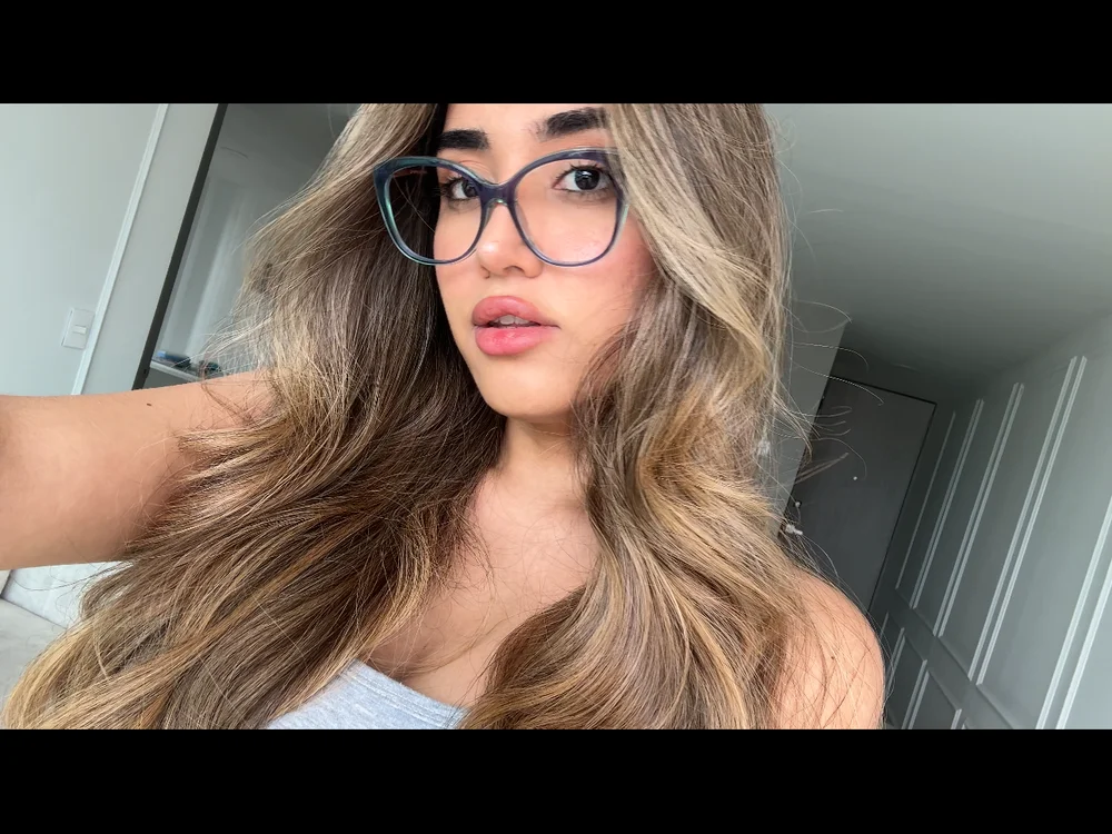 prettylucy1997's Offline Chat Room