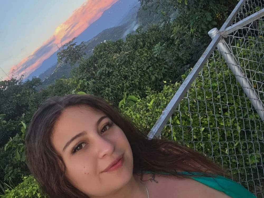 sara_b_ offline XXX-chat