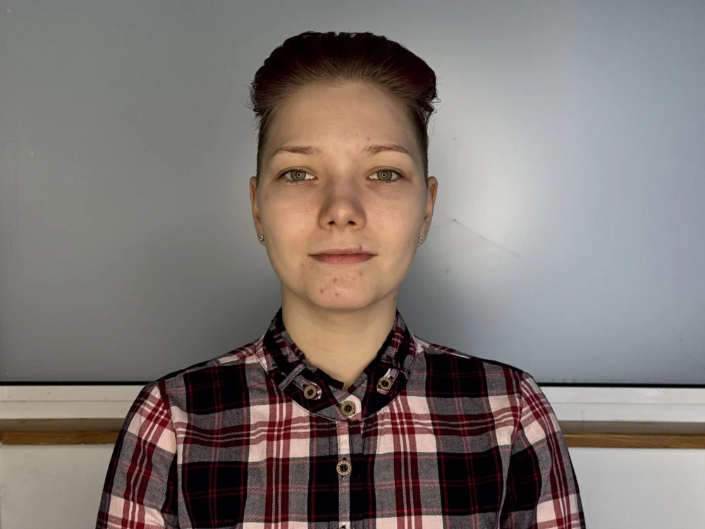 HenriettaAlly's Offline Chat Room