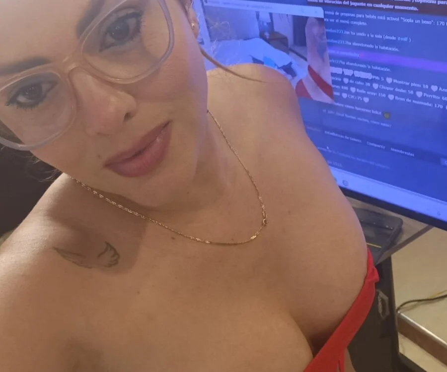 AmyShaky's Offline Chat Room