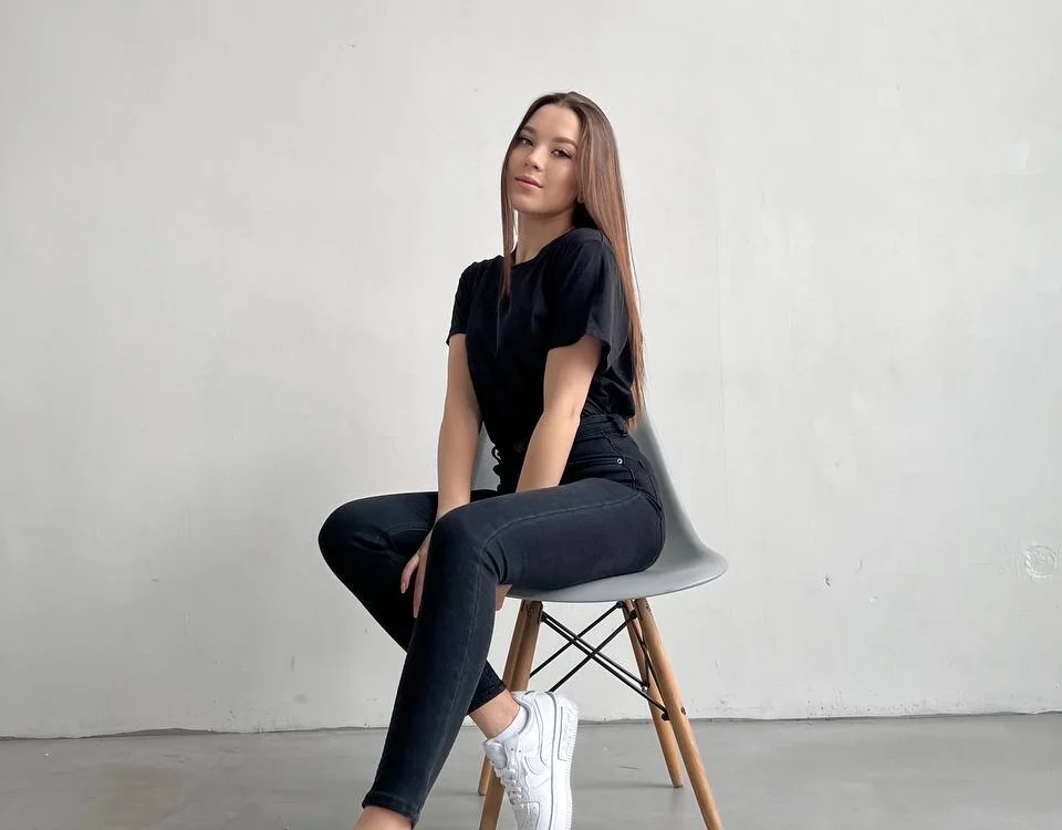 KelLyrtin's Offline Chat Room
