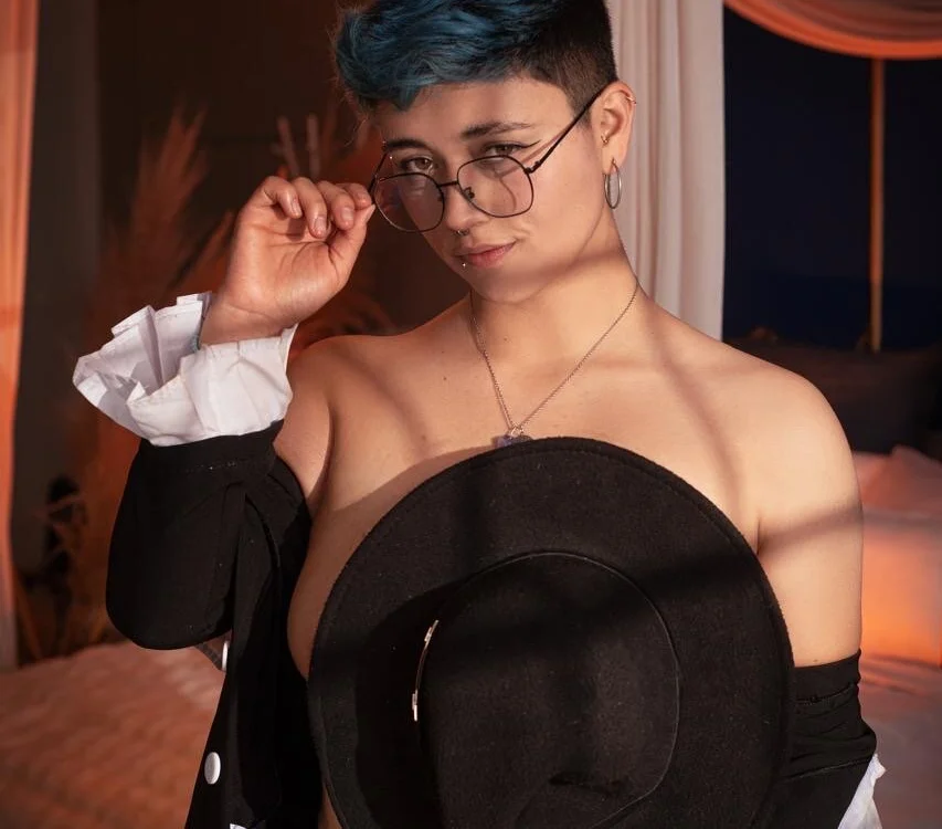 Chriss_gomez2 離線 XXX 聊天