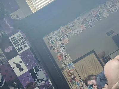 Profile thumbnail for FoxyMamabear