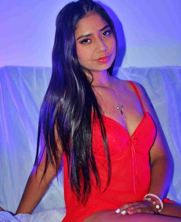 AishaJacobs_ Offline Chatraum