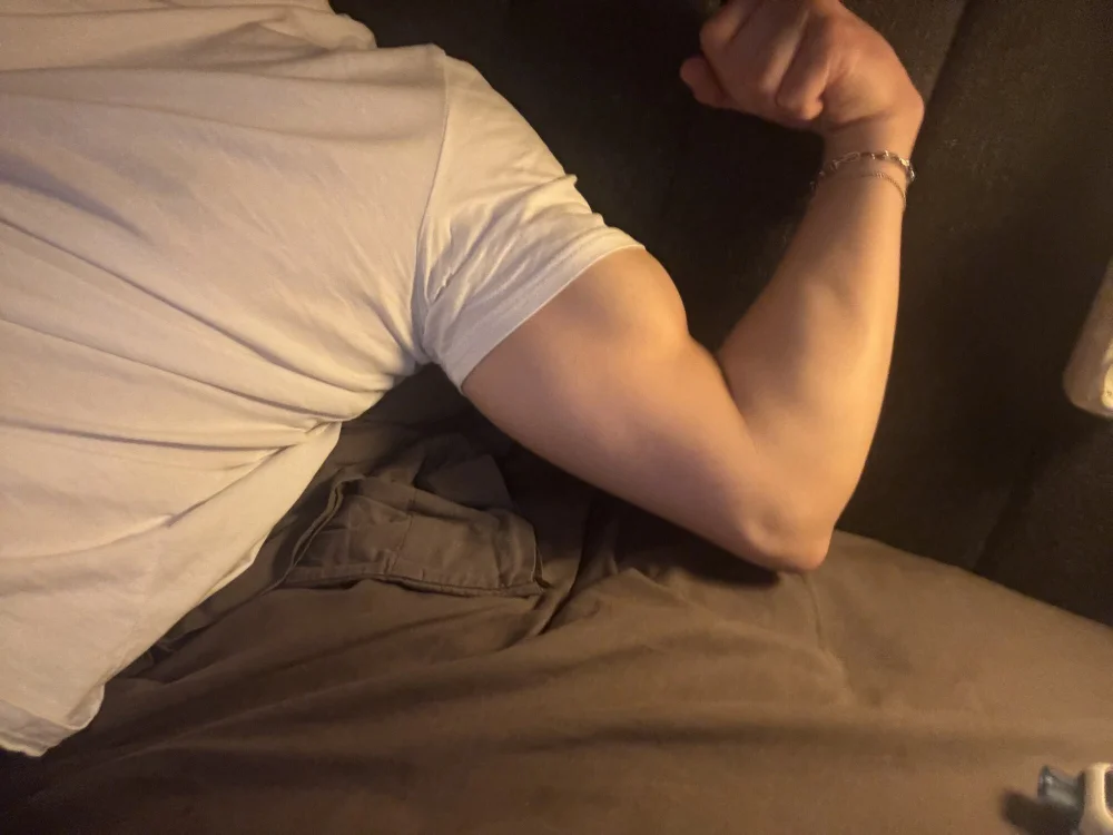 Dirty_King Adlı Modelin Çevrimdışı XXX Sohbeti