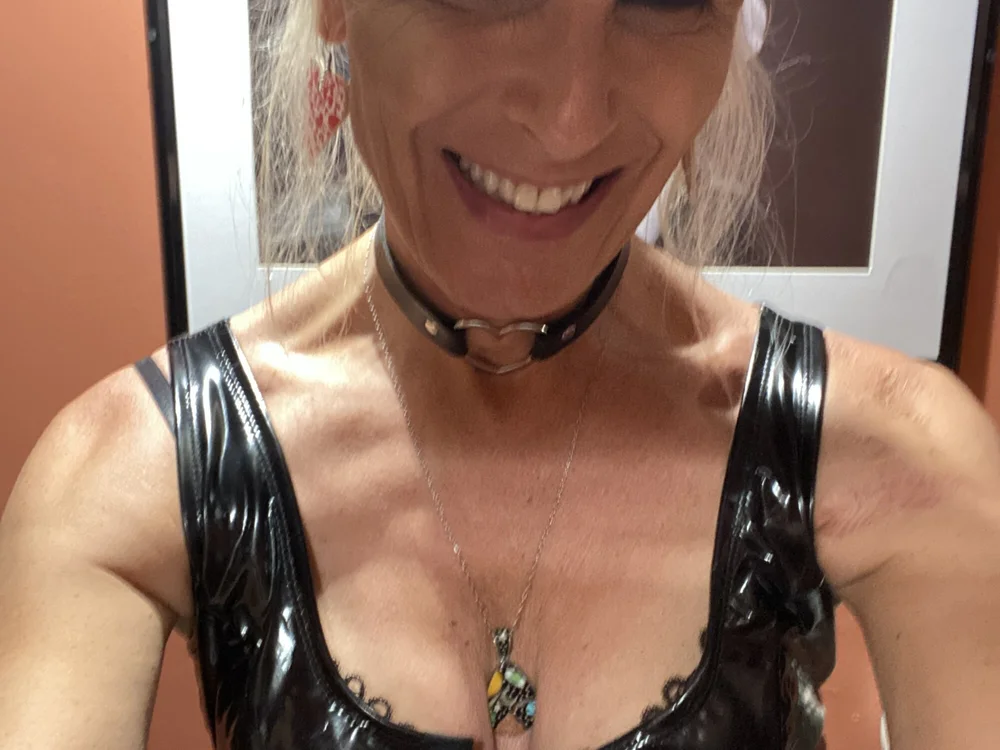 AuroralEve42's Offline XXX Chat