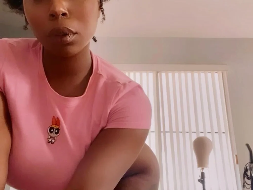 L0velyebony's Offline Chat Room