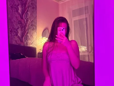 -naughty_filipina- private show