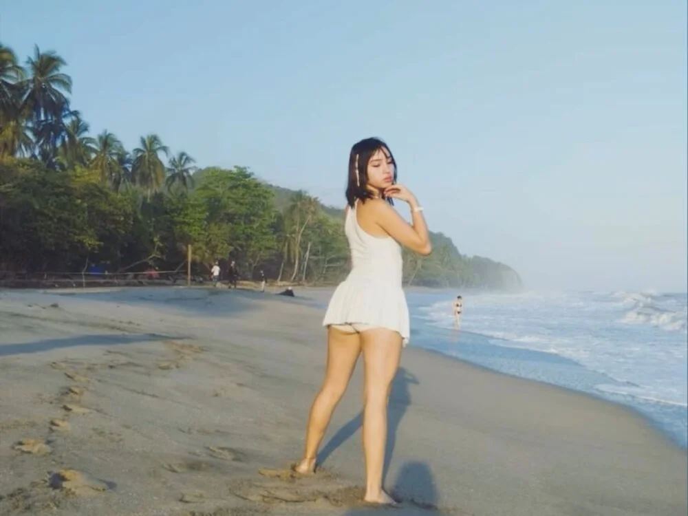 LuciGrey_ offline XXX-chatje