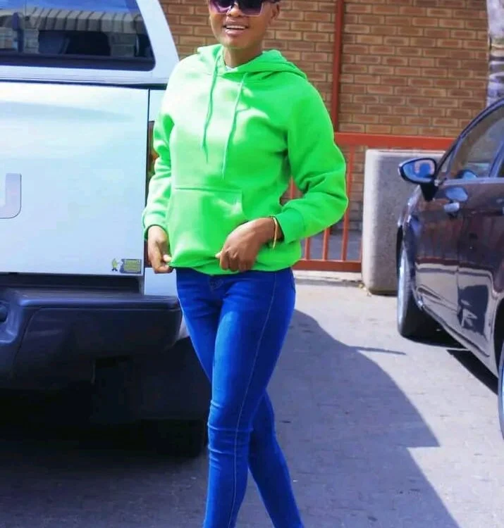 دردشة Royal_Beehive الجنسية دون اتصال