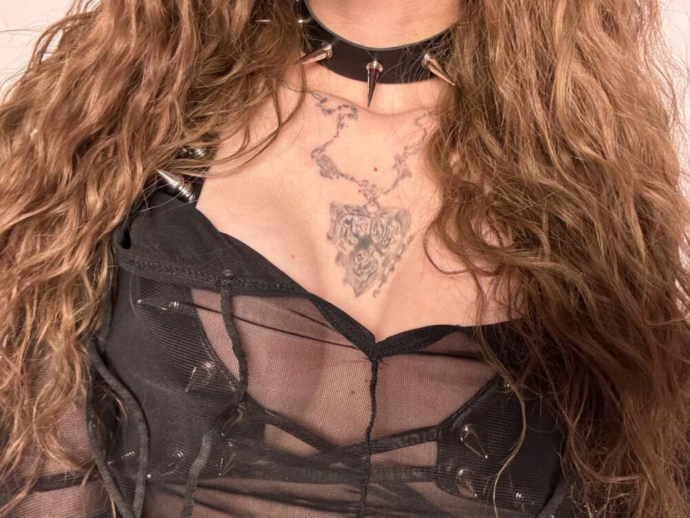 laurashy's Offline XXX Chat