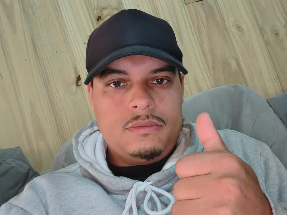 Calebe96 Chat XXX offline