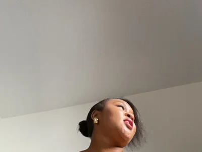 BUSTYYTIITSXX01