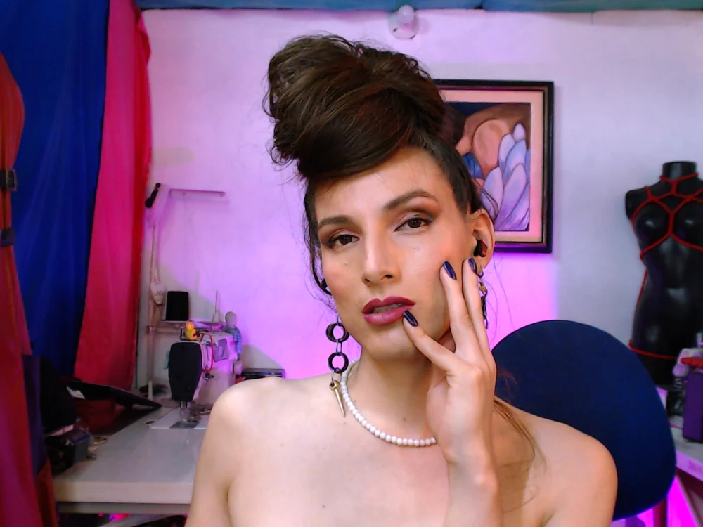 Moira-Hot's Offline XXX Chat