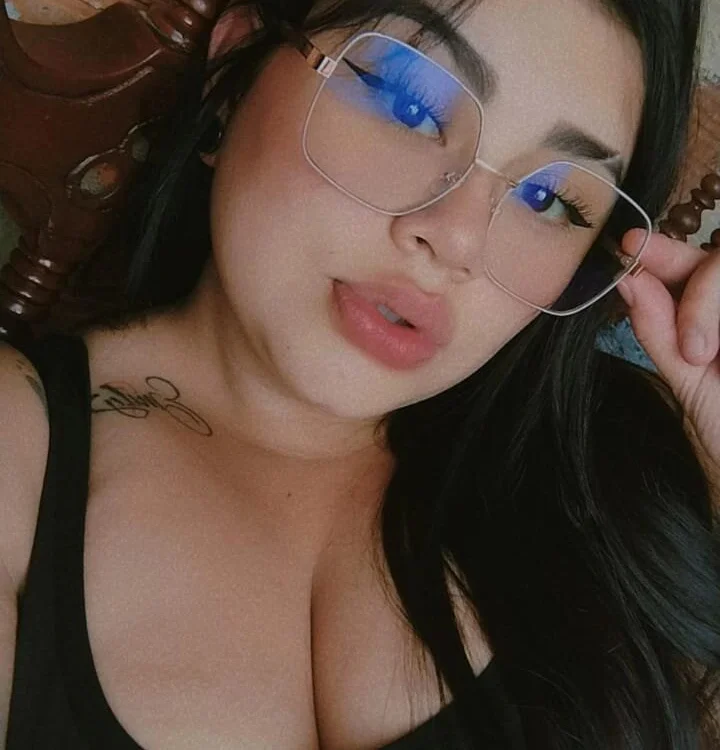 Samantha_Roberts_b's Offline XXX Chat