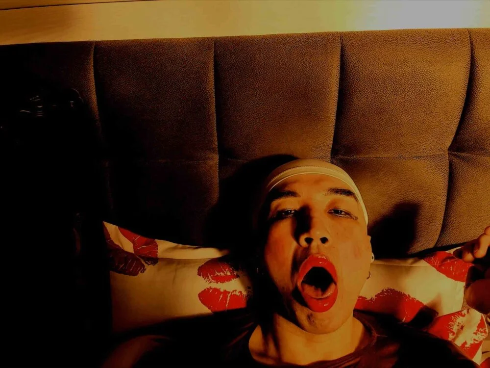 lvxbljs Chat XXX offline