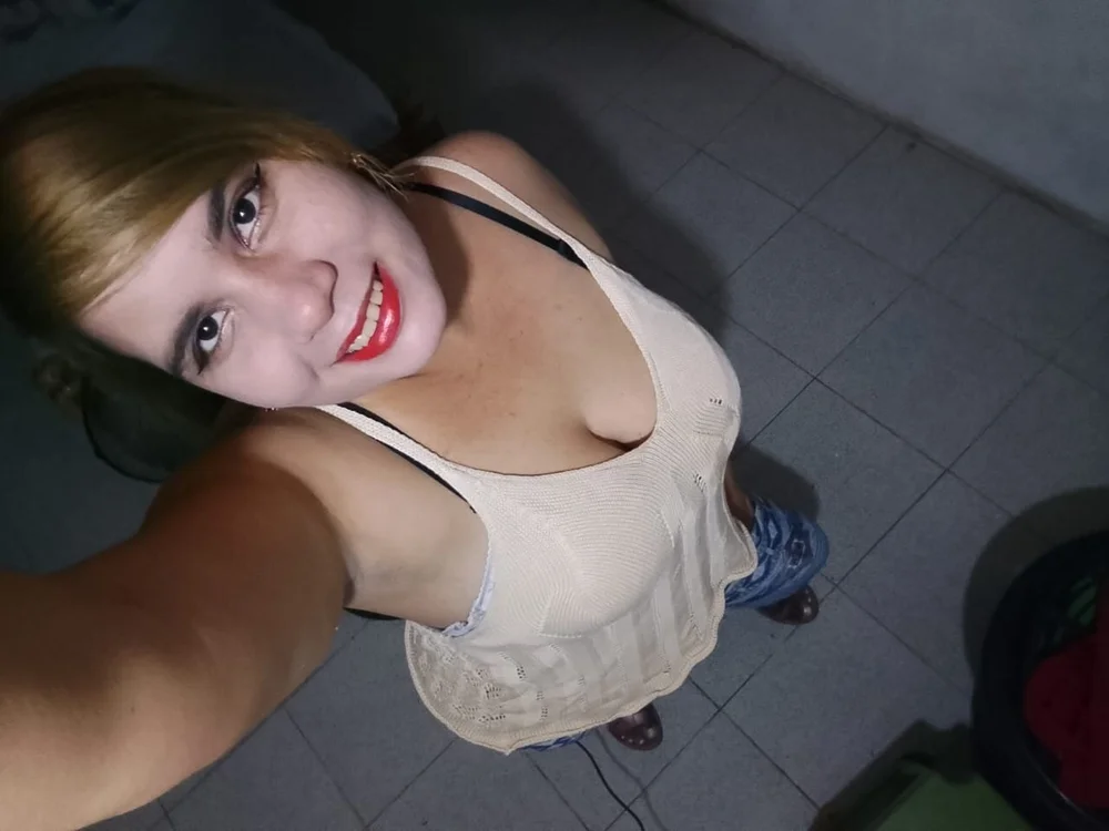 itzel_Girls offline chatrum