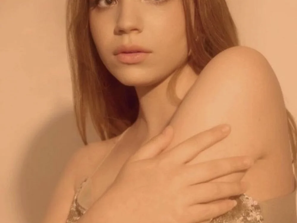 QueenieGravlin's Offline XXX Chat