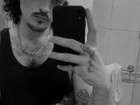 StriptLesss's webcam live show