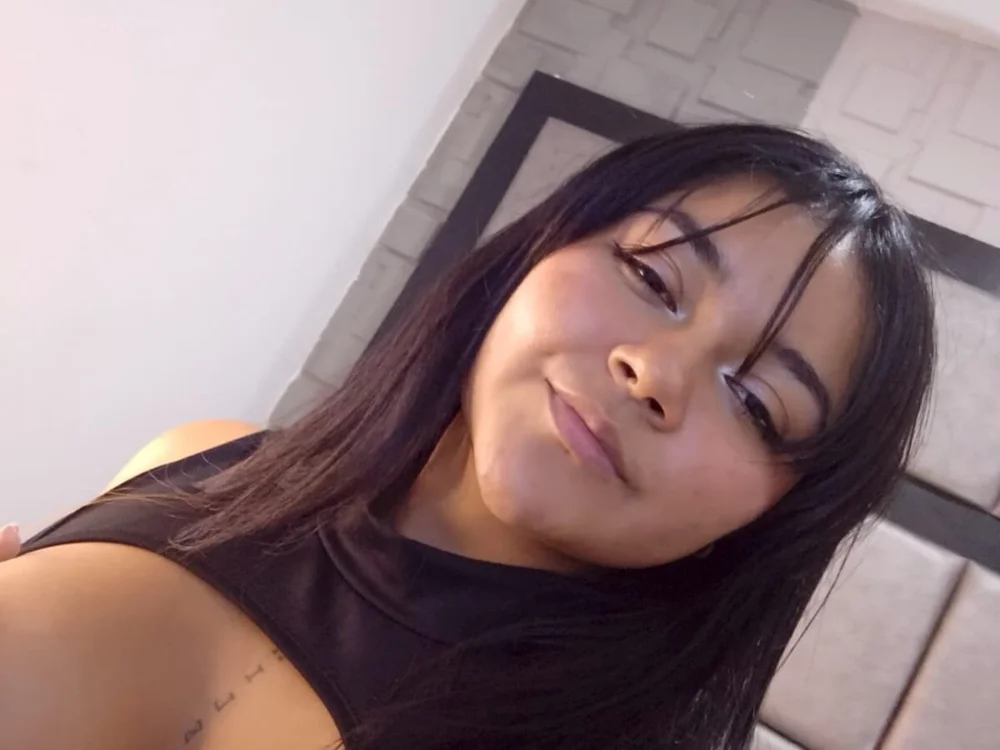 VioletteCourt's Offline Chat Room