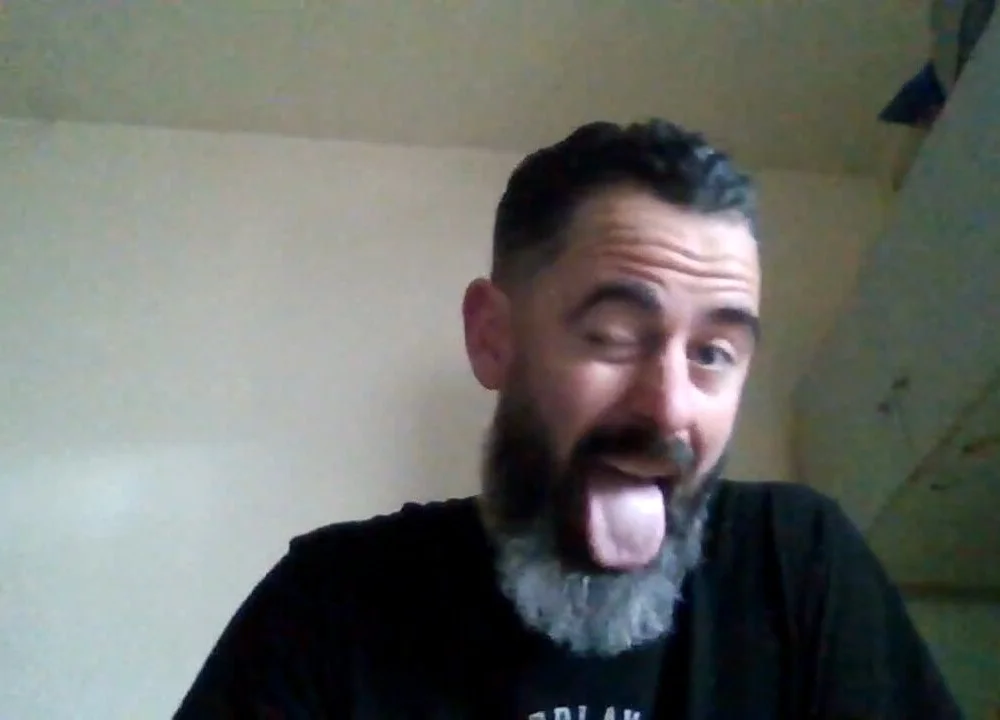 whatYwantMorrre's Offline XXX Chat