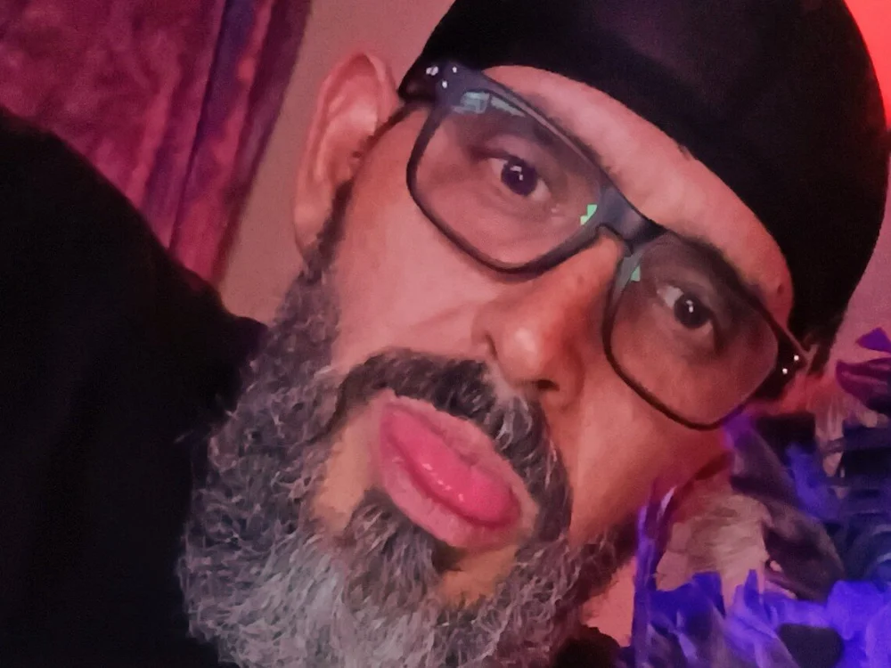 hellion35 Offline XXX-Chat