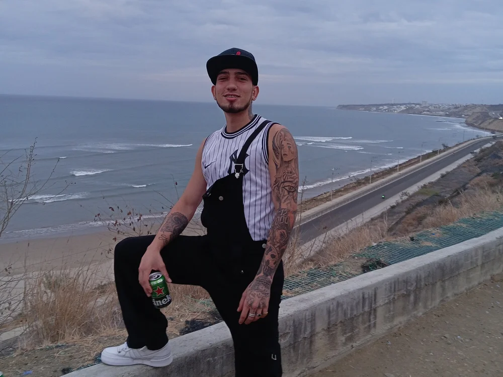 SrJhonatan offline chatrum