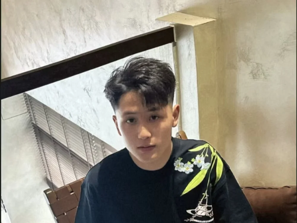 xiaoyi2563's Offline Chat Room
