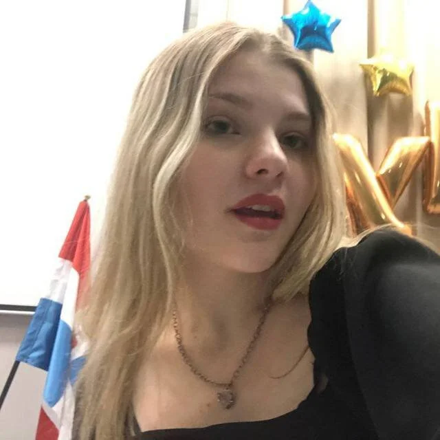 Iris_Isitt offline chatrum
