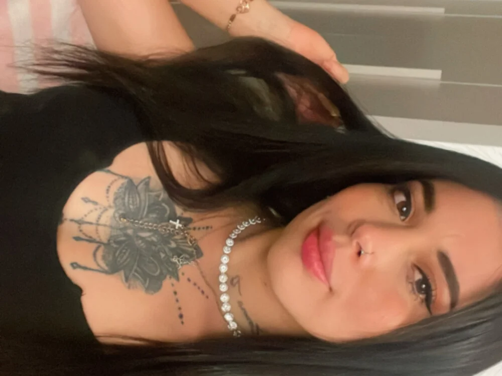 TinaOblack 离线XXX聊天