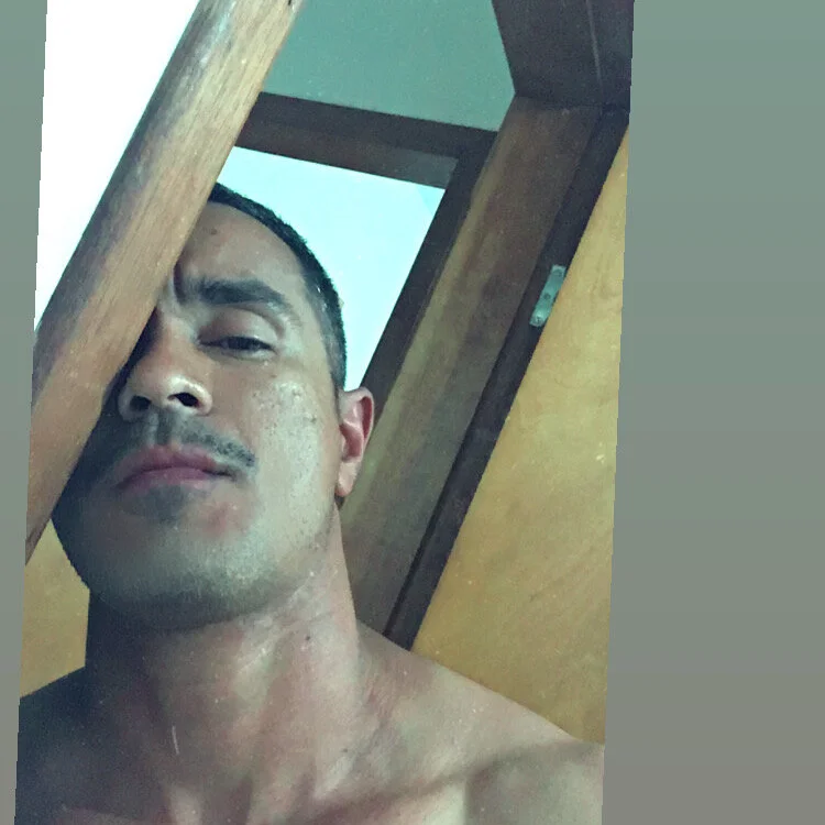 Gooner_Daddy1981 – Offline XXX chat